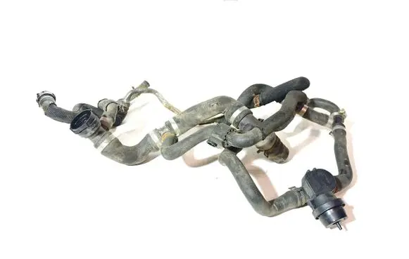 Volvo XC60 Engine coolant pipe/hose 31474864