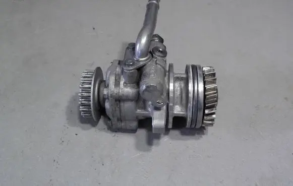 Volkswagen Transporter - Caravelle T5 Power steering pump 7H0422153A