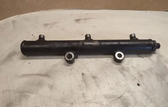 Jaguar S-Type Fuel main line pipe