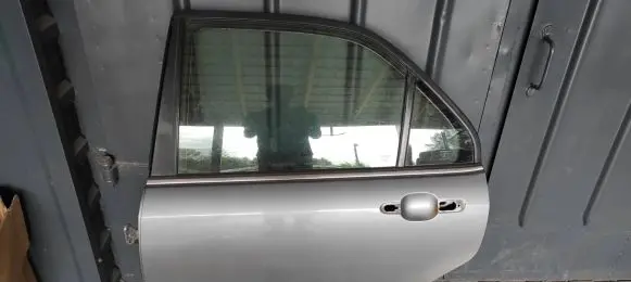 Honda Legend Rear door