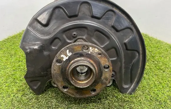 Volkswagen PASSAT B8 Front wheel hub spindle knuckle 5Q0407258C