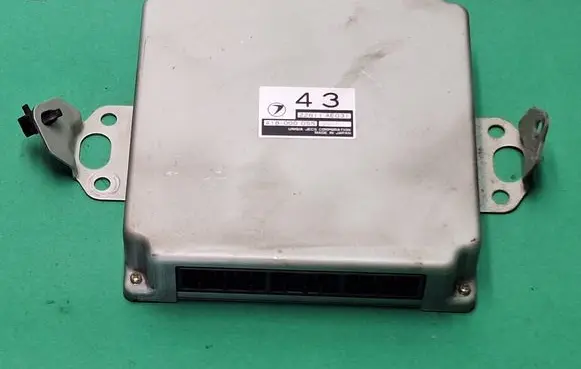 Subaru Legacy Engine control unit/module 22611