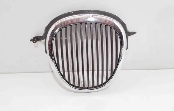 Jaguar S-Type Quarter panel pressure vent XR838A133AA
