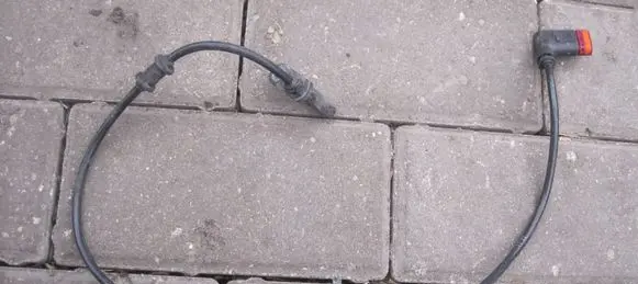 Mercedes-Benz E W212 ABS rear brake sensor A2125402117