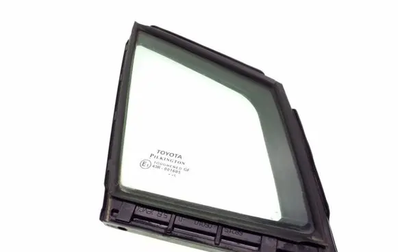 Toyota Avensis T270 Front door vent window glass four-door 6821505010 43R001605