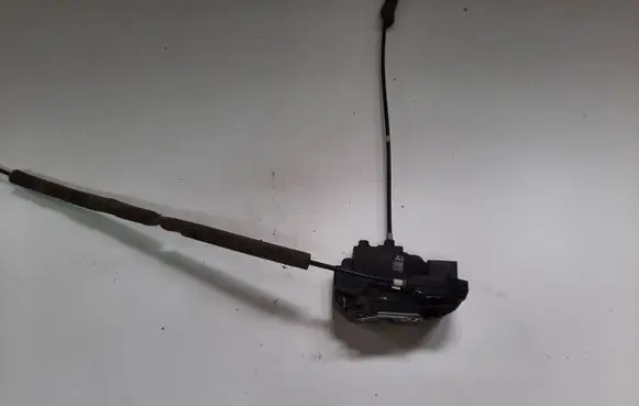 Nissan Pathfinder R51 Front door lock