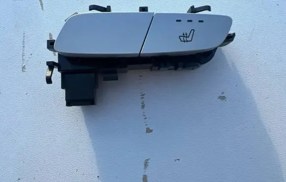 Mercedes-Benz C W205 Seat heating switch A2059050404