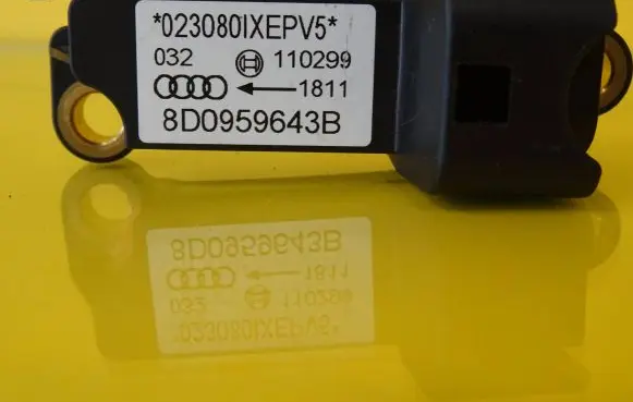 Audi A4 S4 B5 8D Airbag deployment crash/impact sensor 8D0959643B