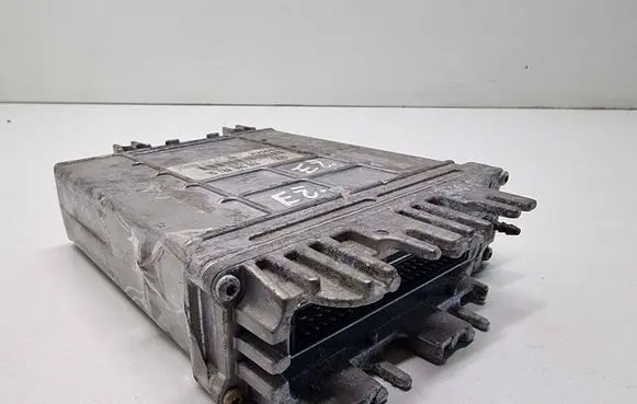 Volkswagen PASSAT B5 Engine control unit/module 028906021GL 28SA3359 0281001656