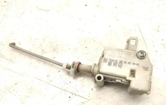 Audi A2 Fuel tank cap lock motor 8Z0810773 3B0959782