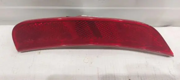 Chrysler Pacifica Rear tail light reflector 68229424AA