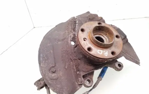 BMW X5 E53 Front wheel hub spindle knuckle 6761576 6761576B