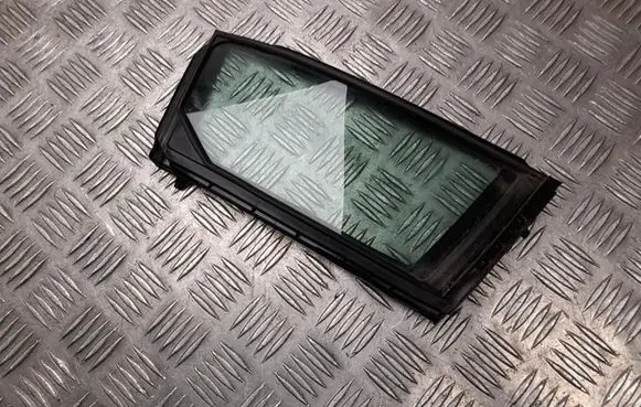 Toyota Prius (XV60) Rear door window/glass frame 6818847040