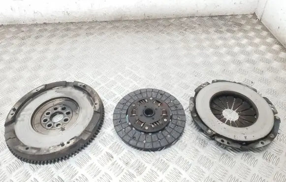 Toyota Avensis T220 Clutch set kit FA000473A DP98548A