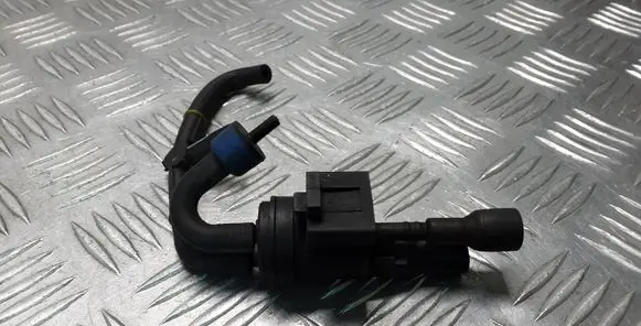 Mercedes-Benz CLS C219 Vacuum valve 0025401497