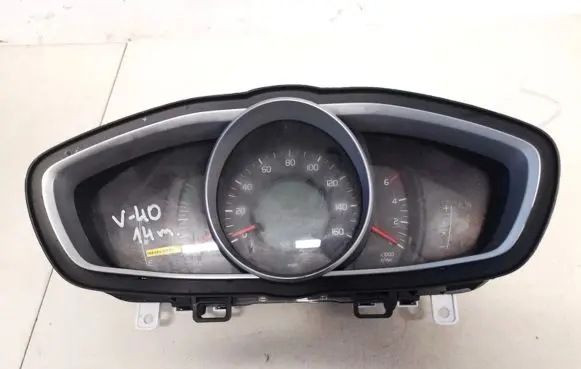 Volvo V40 Speedometer (instrument cluster) 31412877