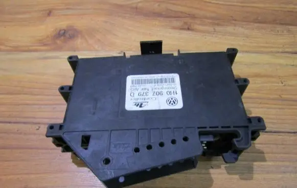 Volkswagen Golf III ABS control unit/module 1H0907379D 10.09410320.4