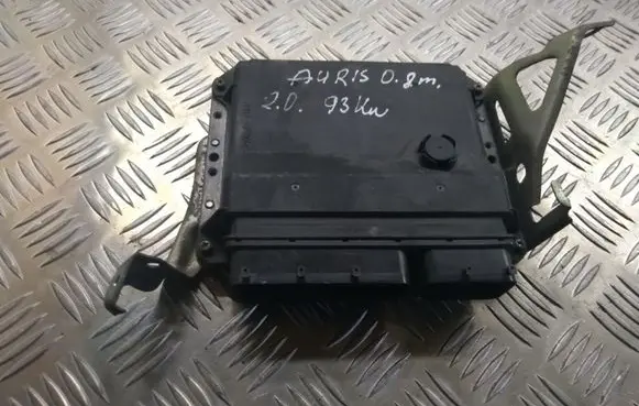 Toyota Auris 150 Engine control unit/module 8966102D91 MB1758009591