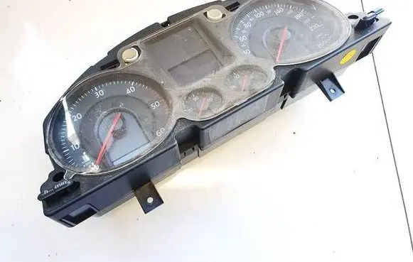 Volkswagen PASSAT B6 Speedometer (instrument cluster) A2C53145550