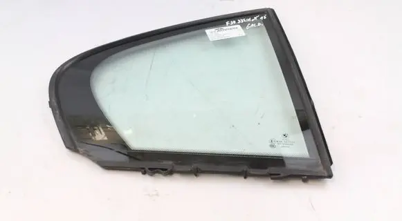 Rear vent window glass
