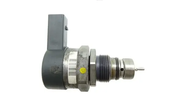Volkswagen Touareg II Fuel pressure sensor 057130764AE 0281006254
