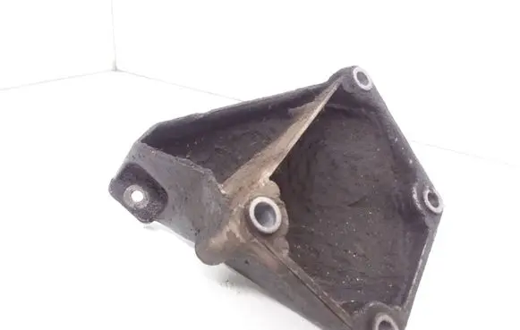Audi A6 S6 C5 4B Engine mounting bracket 4B0199307C