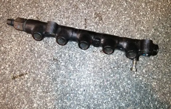 Toyota Corolla Verso E121 Fuel main line pipe