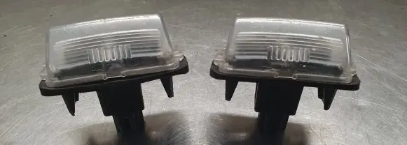Toyota Yaris Number plate light L000012