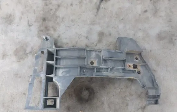 Renault Master II Rear bumper mounting bracket 7700352211