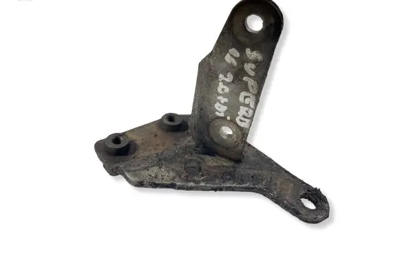 Skoda Superb B8 (3V) Muffler mount bracket/holder 04L131561J 01S3T