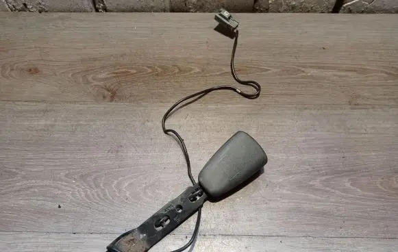 Volvo V70 Front seatbelt buckle