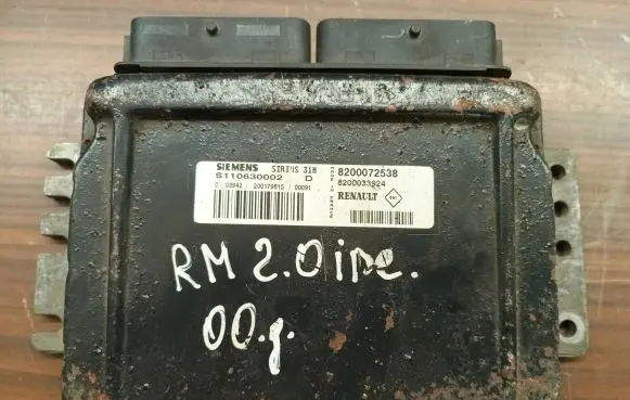 Renault Megane I Engine control unit/module 8200072538 8200033924 S110630002