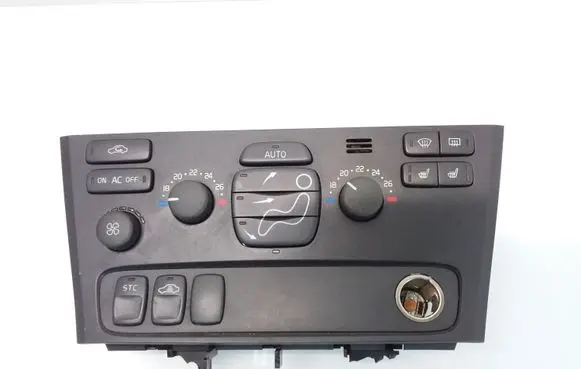 Volvo V70 Climate control unit 8651242
