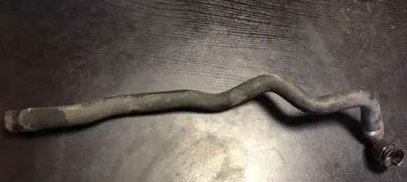 BMW 1 E82 E88 Engine coolant pipe/hose 9127403