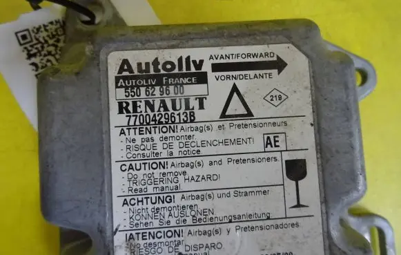 Renault Laguna I Airbag control unit/module 7700429613B 550629600