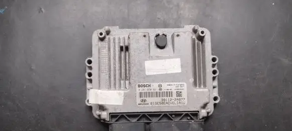 Hyundai i30 Engine control unit/module 391122A977 0281030861 1039S00327