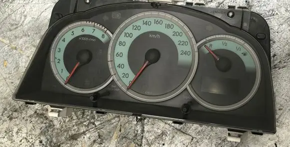 Toyota Corolla Verso E121 Speedometer (instrument cluster) 838000F020