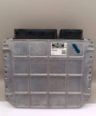 Toyota Auris 150 Engine control unit/module 8966102E51 MB2753000220