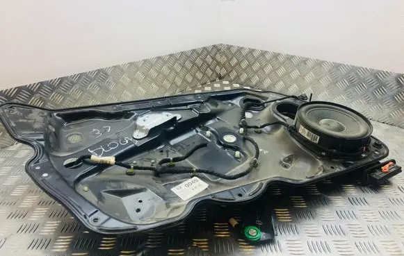 Volkswagen PASSAT B6 Front door window regulator with motor 3C1837755L