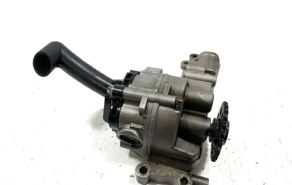 Mercedes-Benz A W169 Oil pump A6401800451
