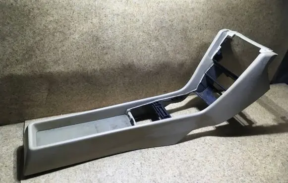 Mercedes-Benz E W124 Center console 