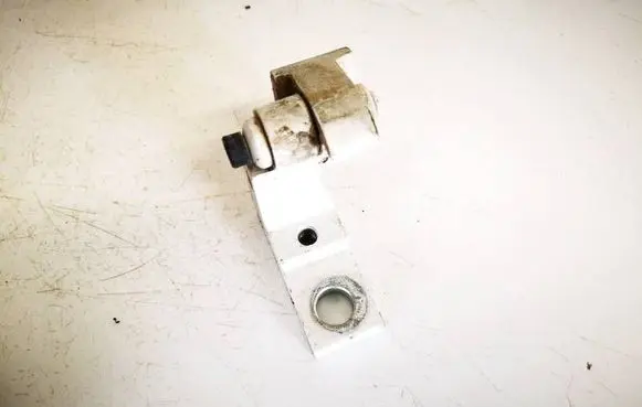 Volkswagen Golf IV Rear door lower hinge