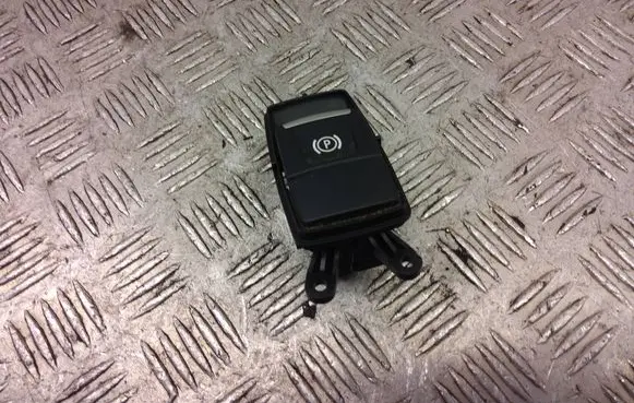 BMW X2 F39 Hand parking brake switch 6822523