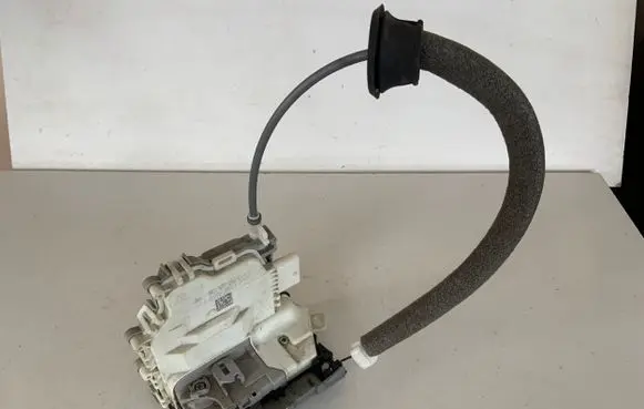 Audi Q5 SQ5 Front door lock 8X1837016C