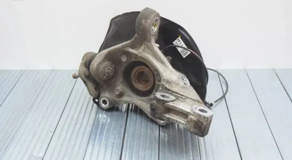 Toyota Prius (XW30) Front wheel hub 14132362