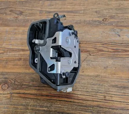 BMW 3 E90 E91 Front door lock 7229461