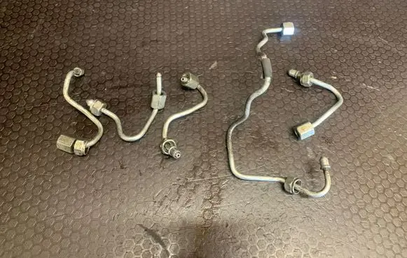 BMW X1 E84 Fuel injector supply line/pipe 