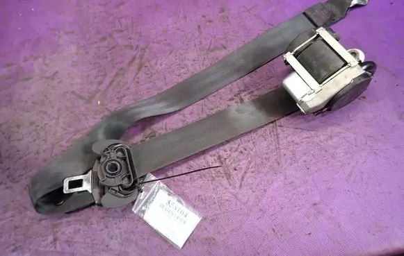 Seat Altea XL Front seatbelt 5P0857706B