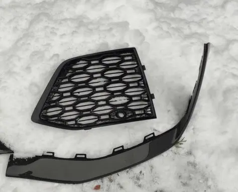 Audi RS Q8 Front bumper lip 4M8807061C