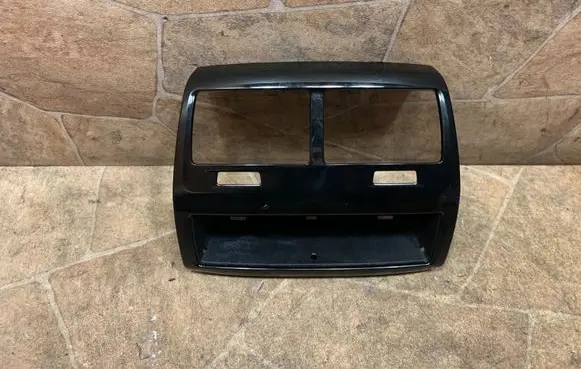 BMW 5 G30 G31 G38 Rear air vent grill 09885